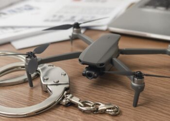 Drone, menottes, bureau, plan, déjoué, Seine-et-Marne.