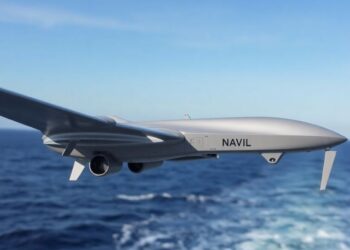 Drone de la Marine nationale en action sur la mer.