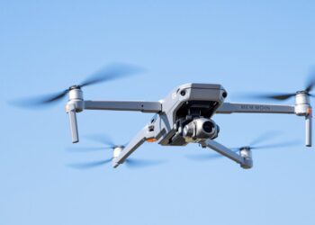 Drone SkyScout 2 et SkyScout 2+ en vol.