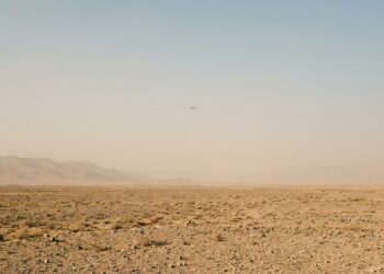 Harmattan AI : drone IRIFI au-dessus d'un désert