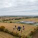 Télépilotes et industriels réunis autour d'un drone pour les rencontres drone Hauts-de-France